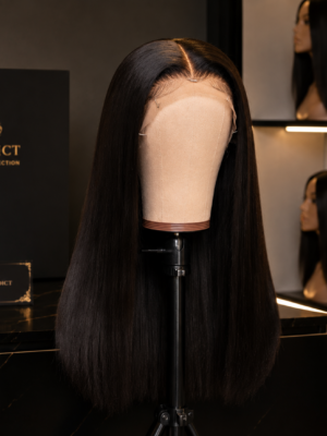 Straight wig
